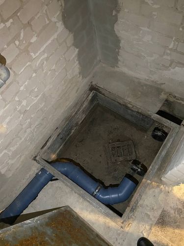 Baustelle mit Paletten